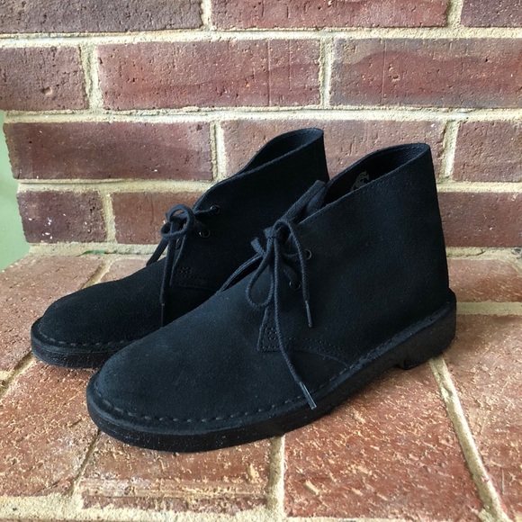 clarks chukka black